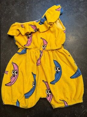 Hugo Loves Tiki 4T Yellow One-Shoulder Baby Romper with Playful Banana Print